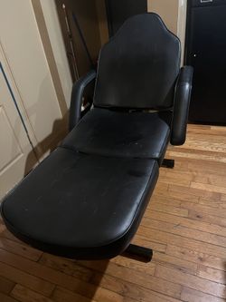 Black Leather Tattoo Chair