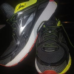 Brooks Mens GTS 16 RUNNING SHOES SIZE 10.5