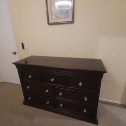 Solid Wood Dresser – Heavy & Sturdy