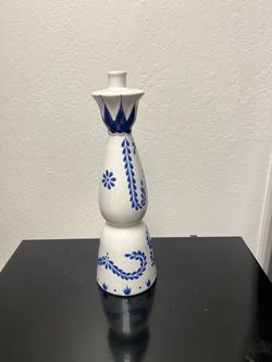 Vase - Beautiful Ceramic Vintage Style Bottle Shape at 15”. In Very Good Condition!! Only $10.
