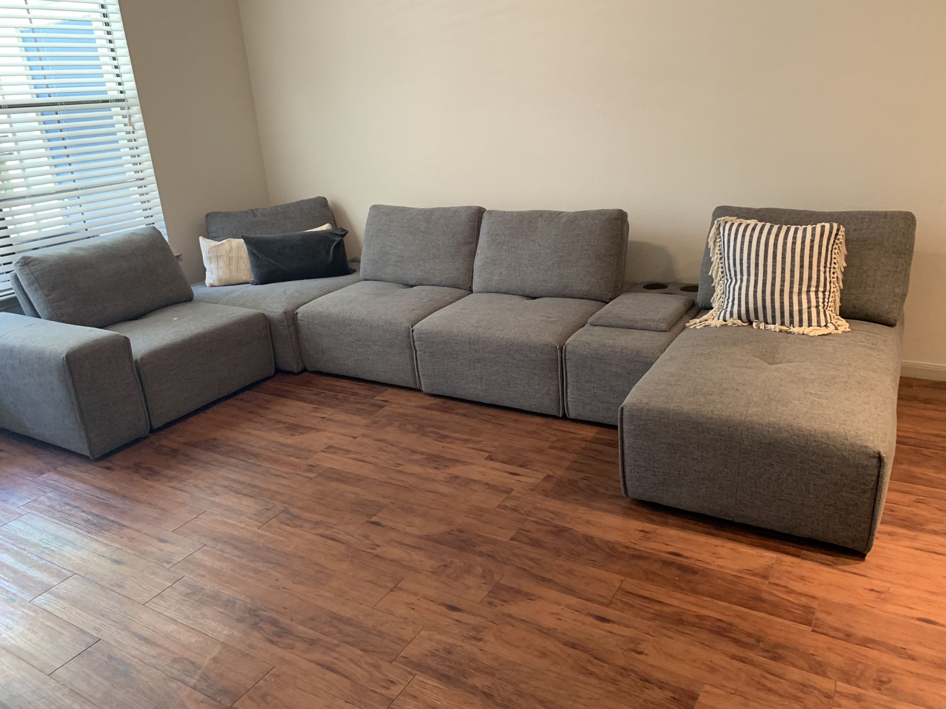 Laney Park Sectional Reviews