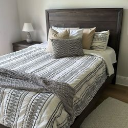 Queen Bed Set: Includes Mirror, Bed Frame & Nightstand 