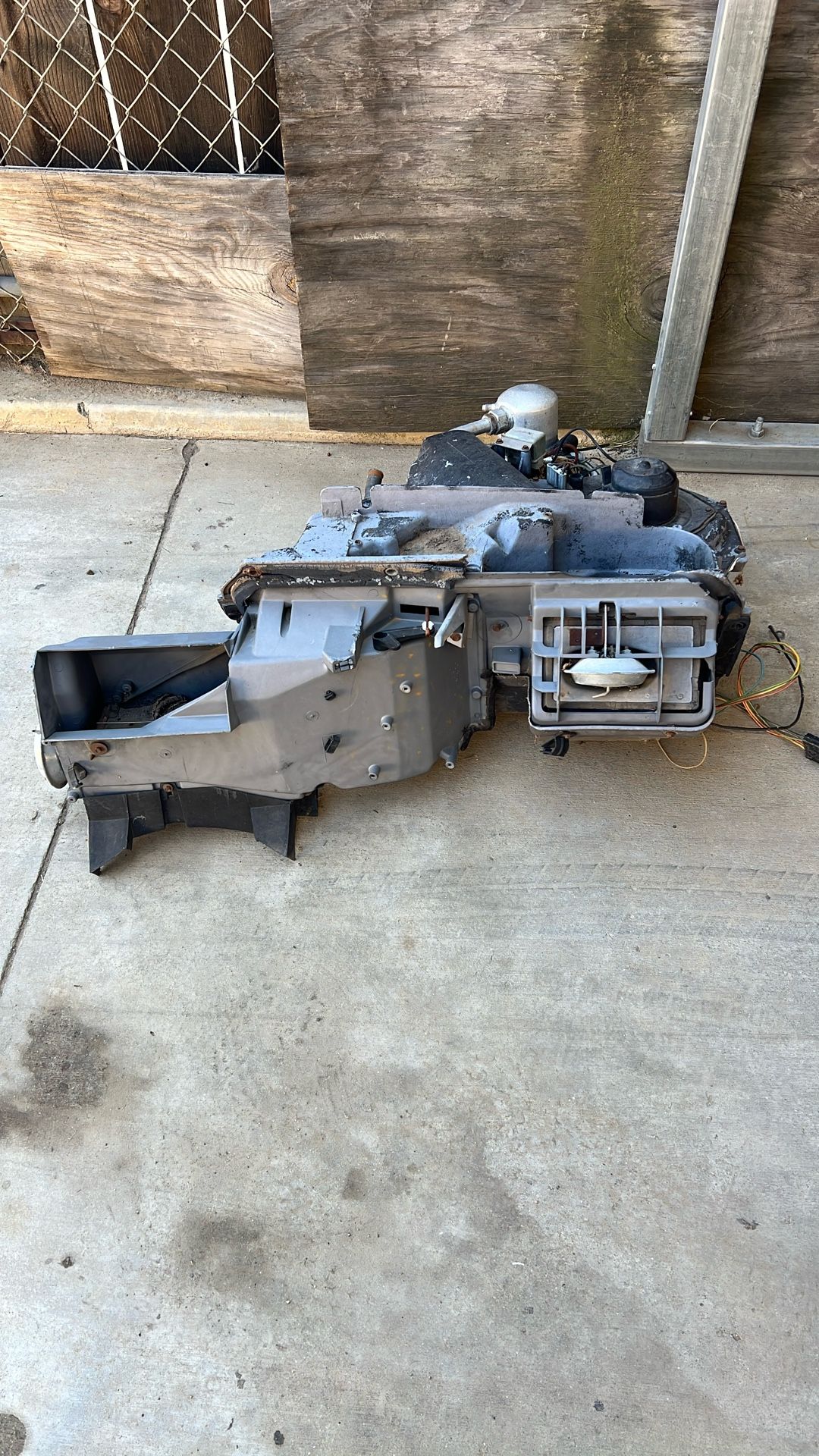 G Body Air Box Assembly