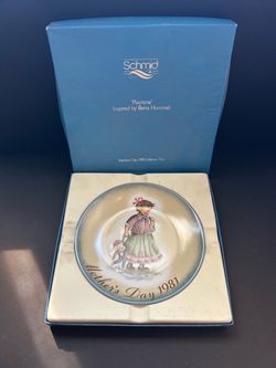 Schmid Berta Hummel Mother's Day 1981 "Playtime" Collector Plate
