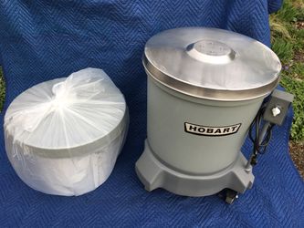 Hobart SDPE-11 20 Gallon Salad Dryer w/ Floor Drain