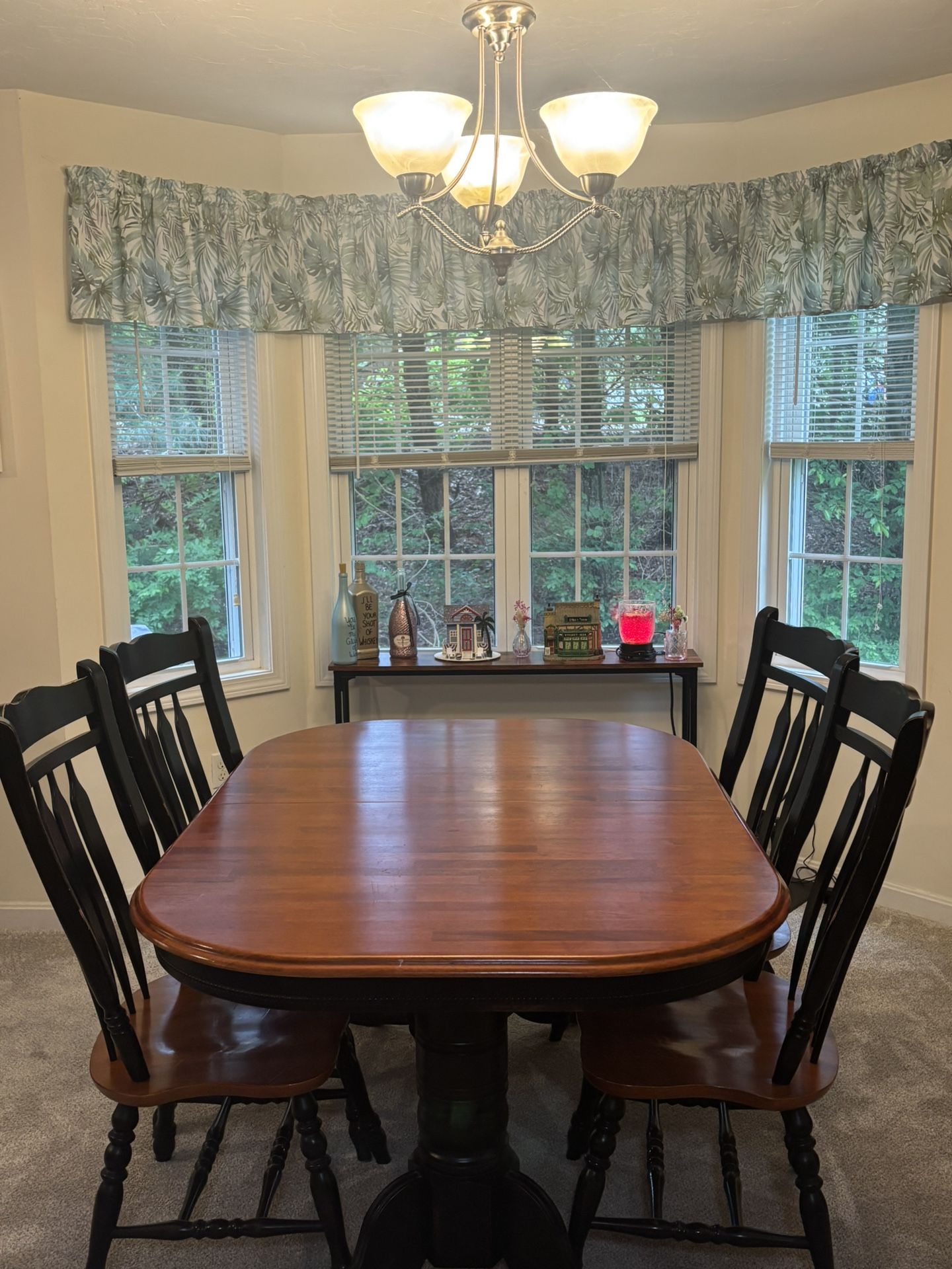 Dining Set With Hutch