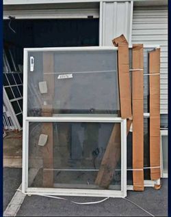 Storm-ready impact windows.
Custom fit. Competitive pricing.