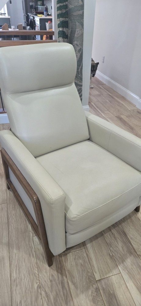 Low-profile Manual Recliner