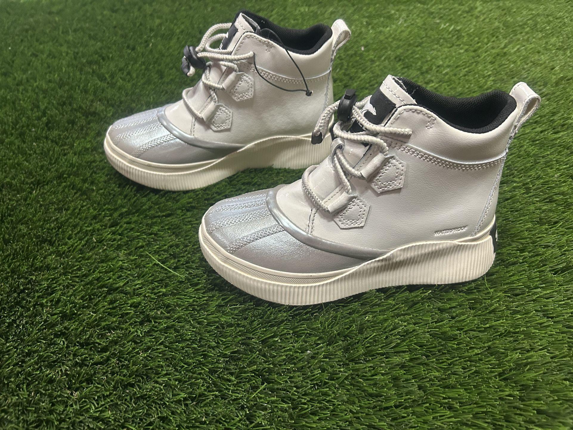 Sleep Kids Boots Size 3