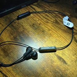 JBL Tune 215BT Bluetooth Wireless In-Ear Headphones with Mic Remote Black