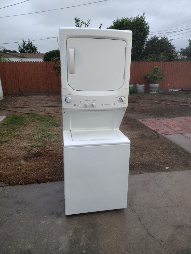 Stackable Washer And Gas Dryer 