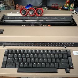 Typewriter - IBM Correcting Selectric III Electric Typewriter With 3 Font Balls