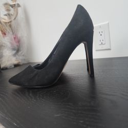 Ladies Pump Heel Shoes Size 8 By Express