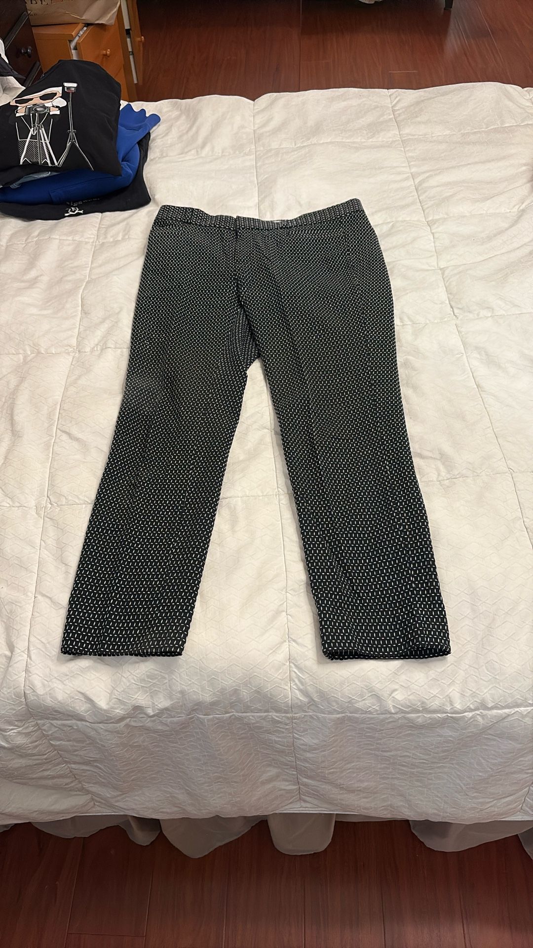 Banana Republic Women 6