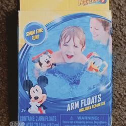 Disney Junior Mickey And The Roadster Racers Arm Floats