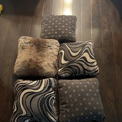 5 Luxury Throw Pillows For Couch