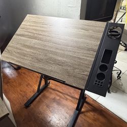 Art Desk 