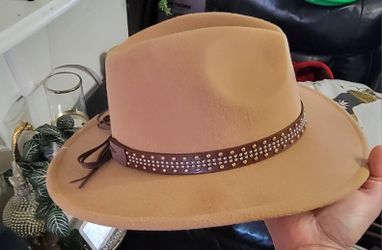 Women Felt Fedora With Studded Band 