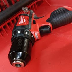 Milwaukee M12 3/8" (10mm) Drill / Driver. Tool-Only 