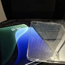 iPad Pro 11 inch 4th generation 128GB M2 chip W/magic keyboard WIFI + CELLULAR