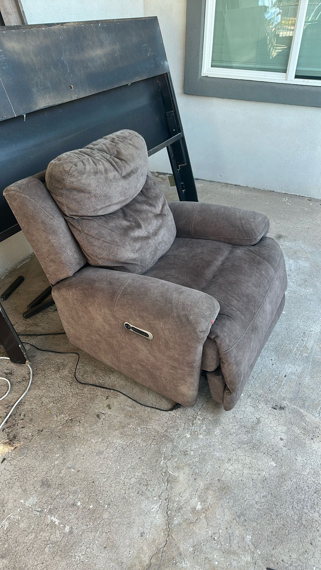 Free- Powered Single Brown Recliner Couch Chair