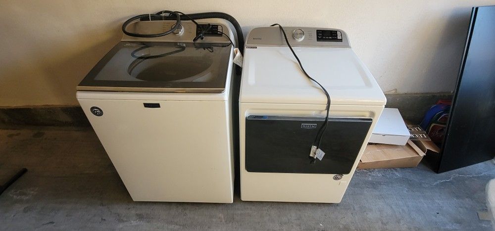 Maytag Washer & Gas Dryer
