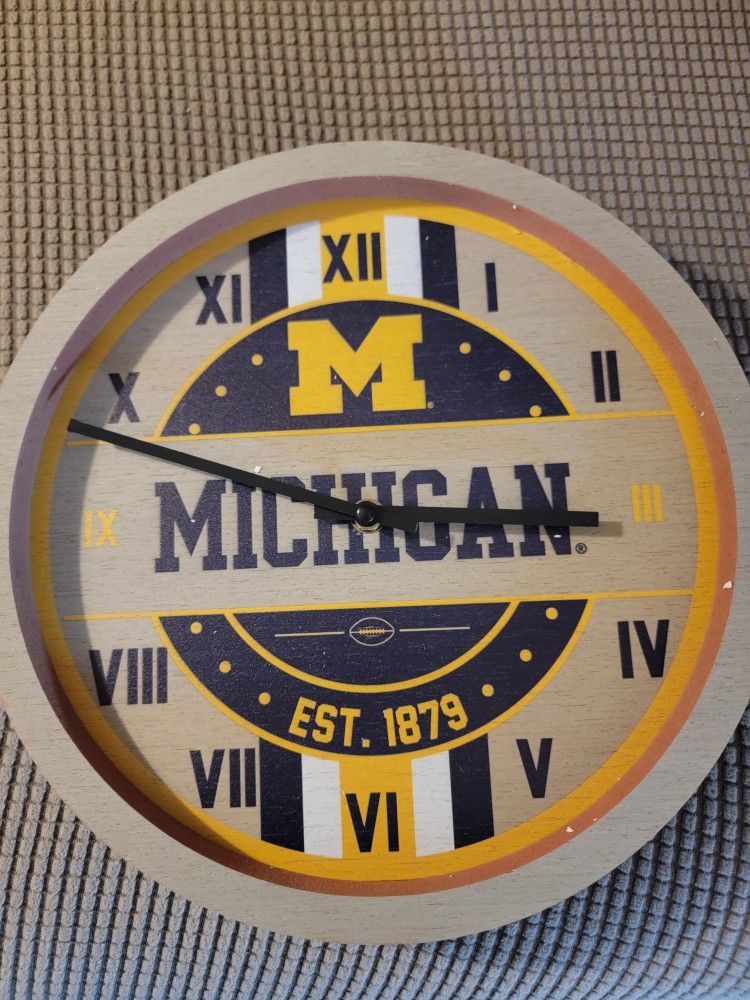 Michigan Wood Barrel Clock