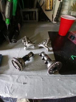 Exhaust and intake cams and lid from 2005 yfz450