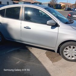 Nissan Versa 20015