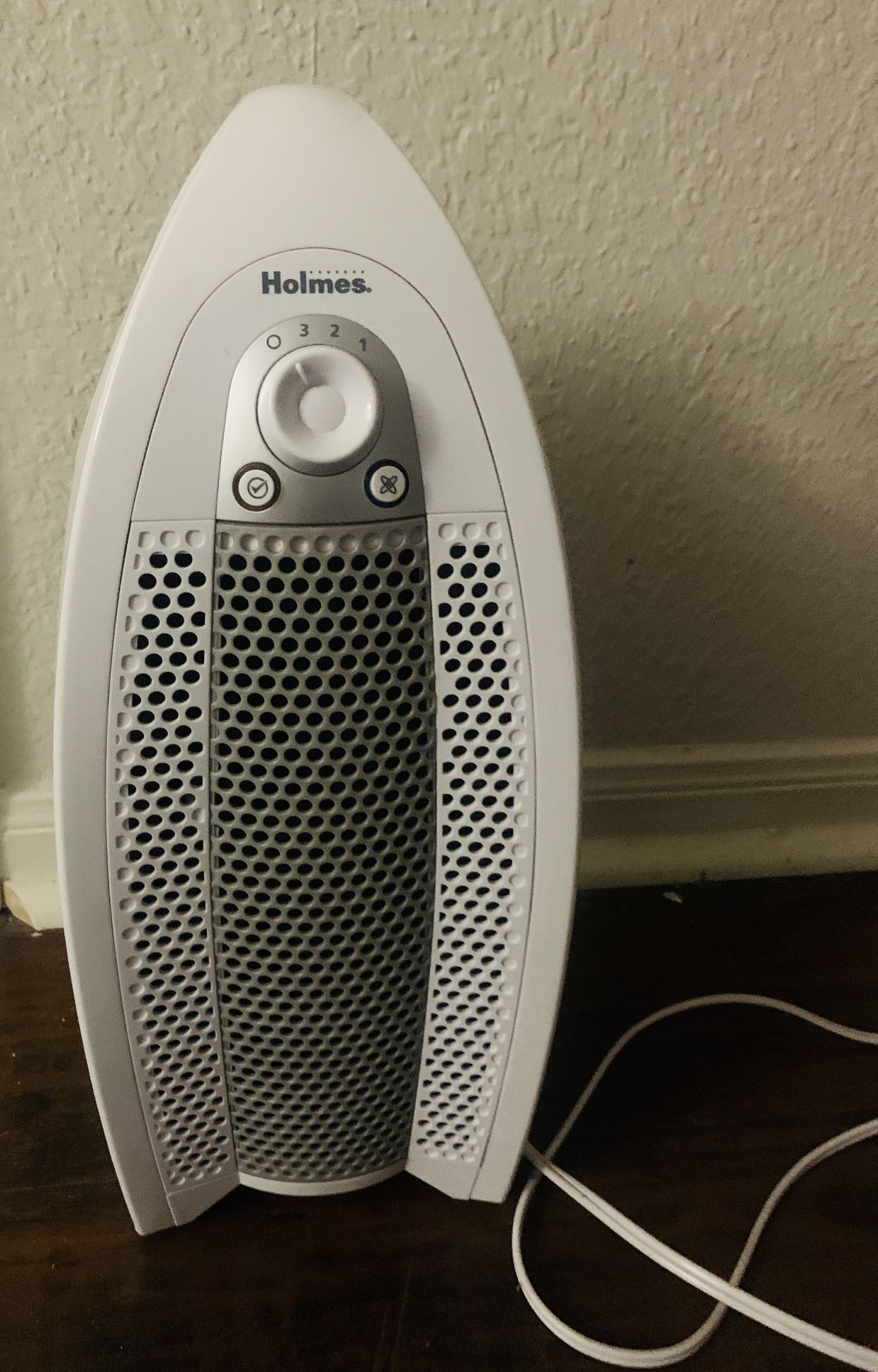 Holmes Group HAP9414-UA HEPA-Type Air Purifier.