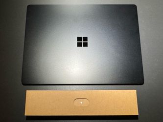 Microsoft Surface Laptop 4 - 13.5" TouchScreen (16GB RAM, 256GB SSD, Intel Core i7 11th Gen)