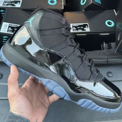 AIR JORDAN 11 RETRO GAMMA SIZES 10 / 11 / 13 