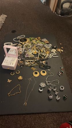 Large Mixed Costume Jewelry Lot