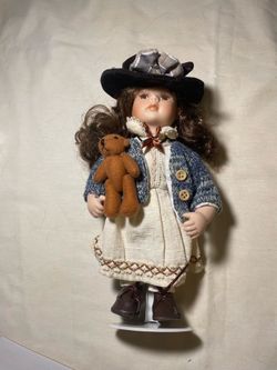 Duck house collectible porcelain doll Dakina limited edition