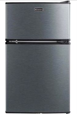 Mini fridge with freezer compartment (3.1 cu ft.)