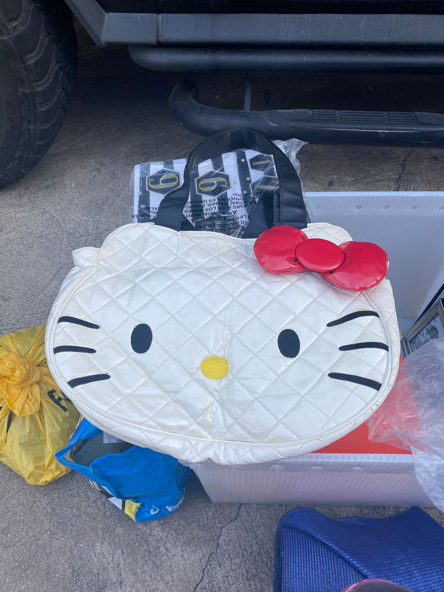 Hello Kitty purse