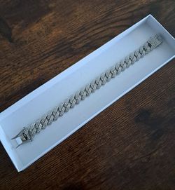 NEW 8 CT Natural White Sapphire & Italian Sterling Silver Cuban Link Men's Bracelet - Macy's $229.99