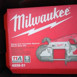 Milwaukee Deep Cut Variable Speed Band Saw Kit