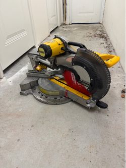 DeWalt Miter saw 12”
