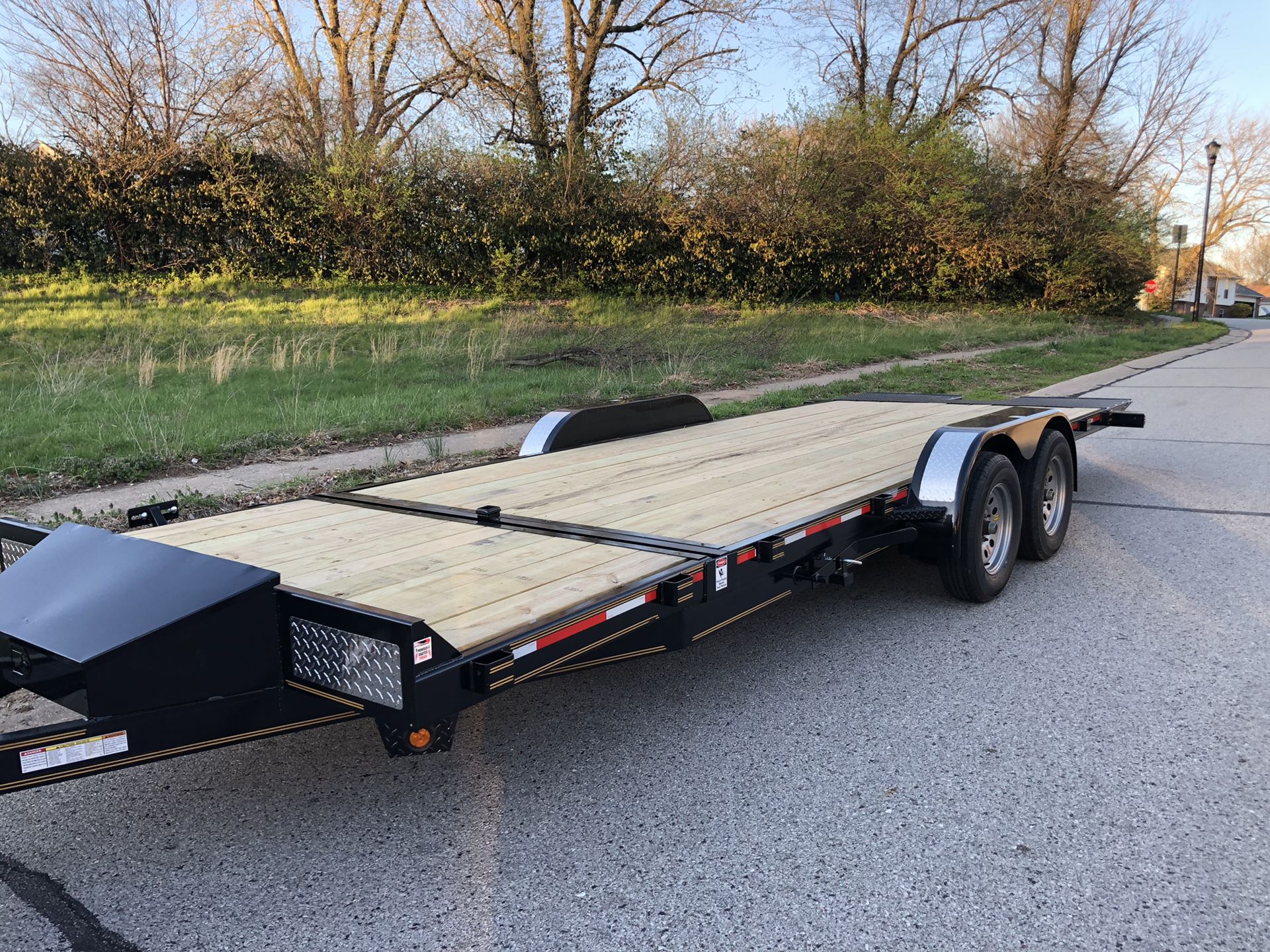 New 22 ft tilt trailer