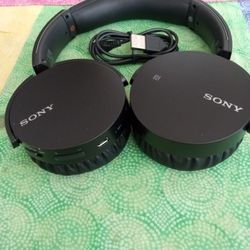 SONY HEADPHONES WIRELESS BLUETOOTH NOISE CANCELLING BASS