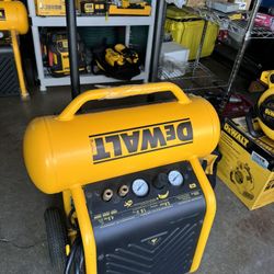 Compressor Nuevo 4.5 Gal , 225 PSI , 