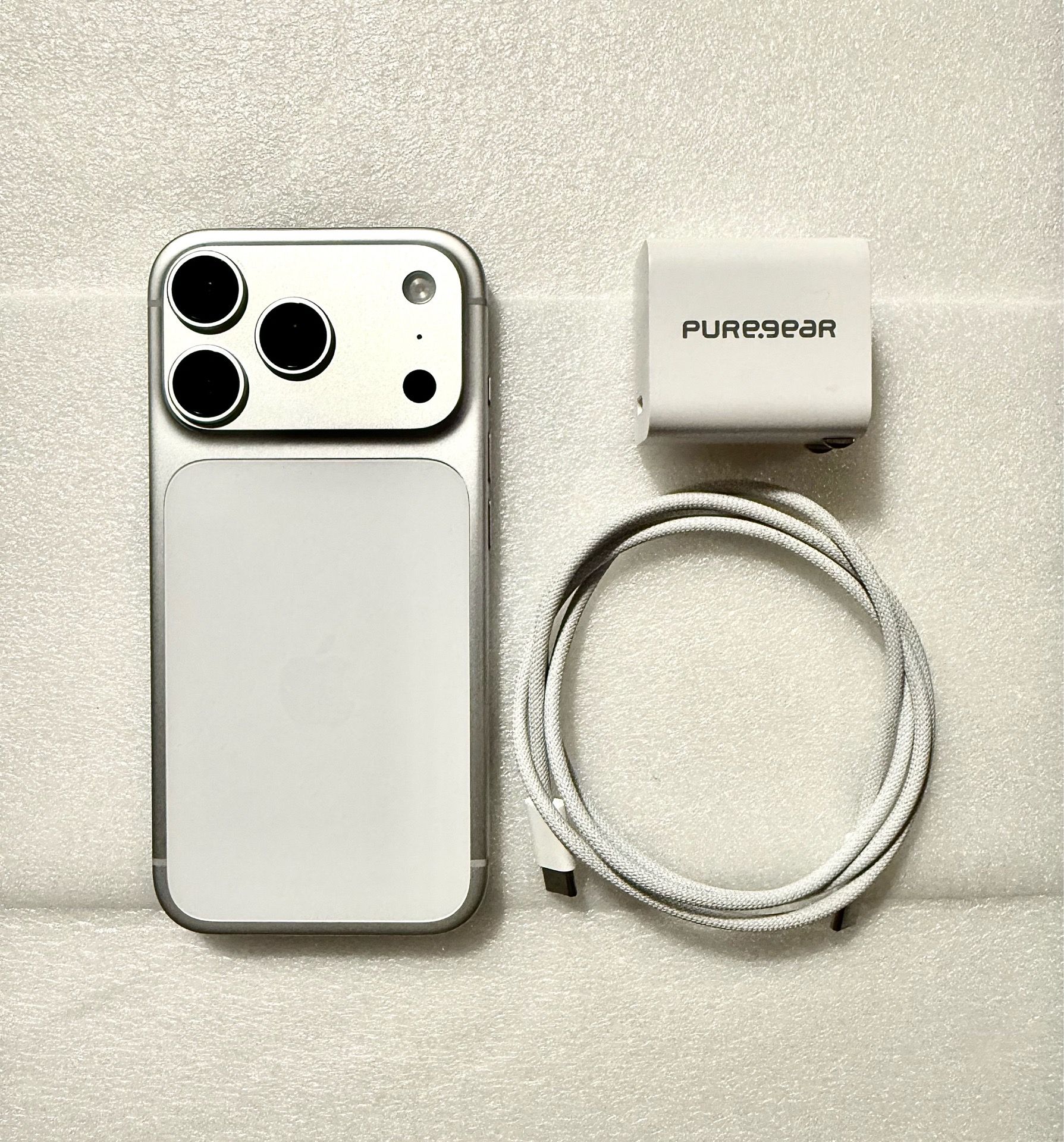π₯ LIKE NEW iPhone 17 Pro 256GB UNLOCKED π₯ White / Silver β’ 100% Battery Health β’ Premium Setup