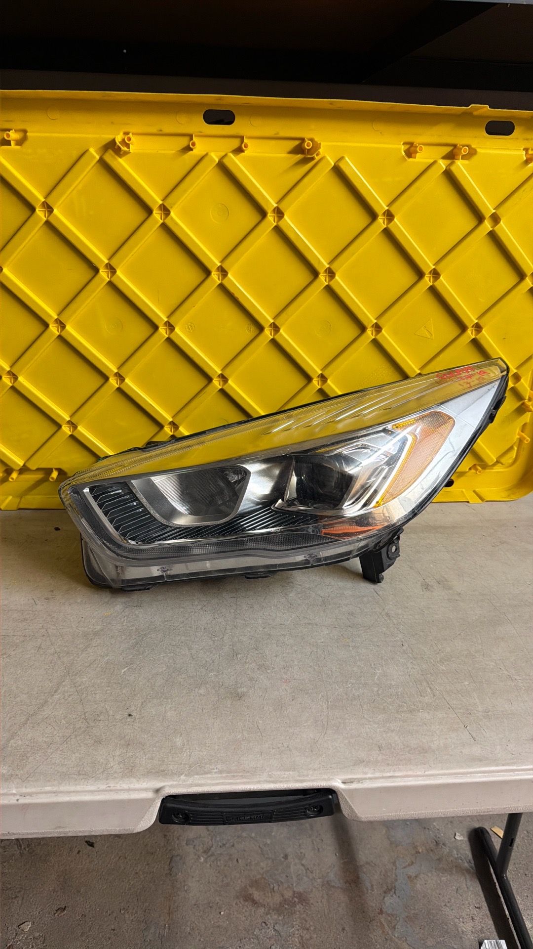 2017 2018 2019 Ford Escape Left Driver Side Headlight