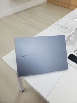 Samsung - Galaxy Book4 Ultra 16" AMOLED Touch Screen Laptop (Opened Box) Intel Core Ultra 9 - 32GB Memory - NVIDIA GeForce RTX 4070 - 1TB SSD Moonston