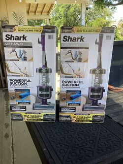 SHARK LIFT-AWAY WITH POWERFINS, SELF-CLEANING BRUSHROLL BAGLESS PET UPRIGHT VACCUM CLEANER