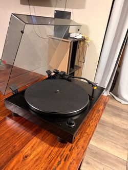Turntable / record player