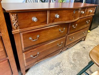 Serpentine Top 7 Drawer Dresser