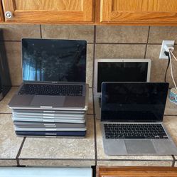 Large Lot of Mac Computers 10 Book Mac Book Pro And 2 Air