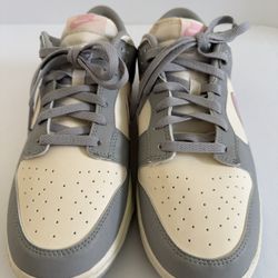 Women’s Nike Dunk Low Size 12